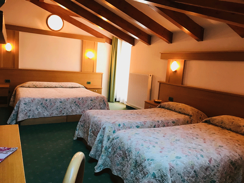 camera presanella - hotel santoni a ossana in val di sole